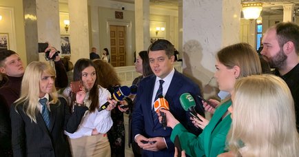 Разумков підтримує публікацію на сайті Ради депутатських звернень та інформації про членство в МФО
